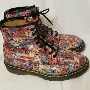 MADE IN ENGLAND DR MARTENS